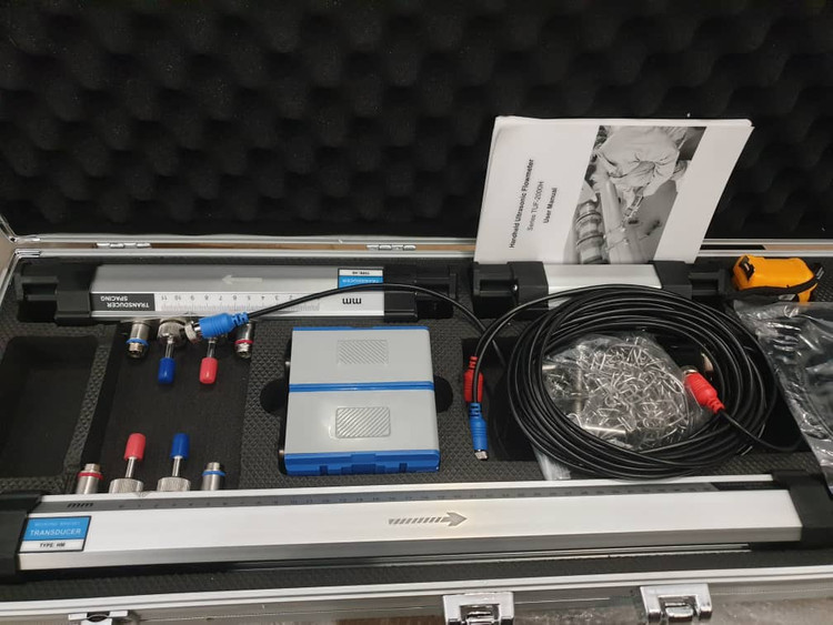 فلومتر پرتابل التراسونیک به همراه هولدر سنسور